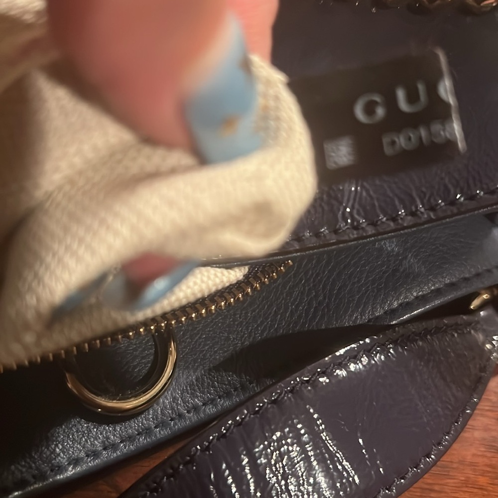 GUCCI Patent Leather SoHo Chain Bag Navy - Picture 12 of 17